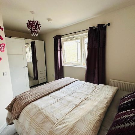 Modern 3 Bed Villa With Free Parking And Garden Close To City Center And Edinburgh Airport Экстерьер фото