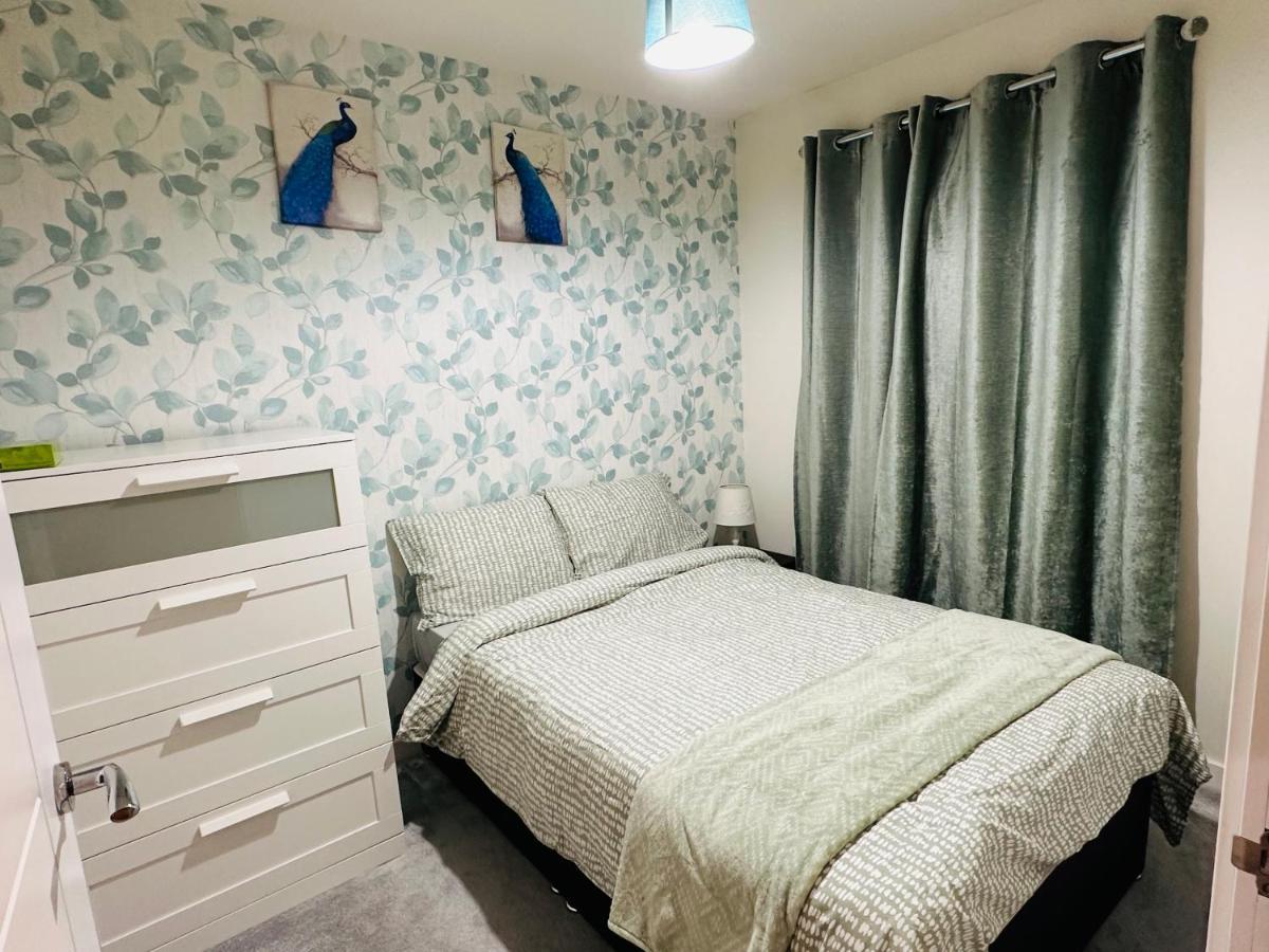 Modern 3 Bed Villa With Free Parking And Garden Close To City Center And Edinburgh Airport Экстерьер фото