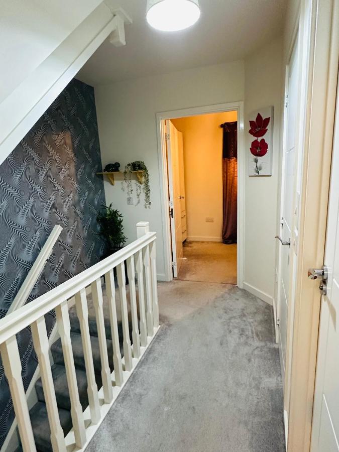 Modern 3 Bed Villa With Free Parking And Garden Close To City Center And Edinburgh Airport Экстерьер фото