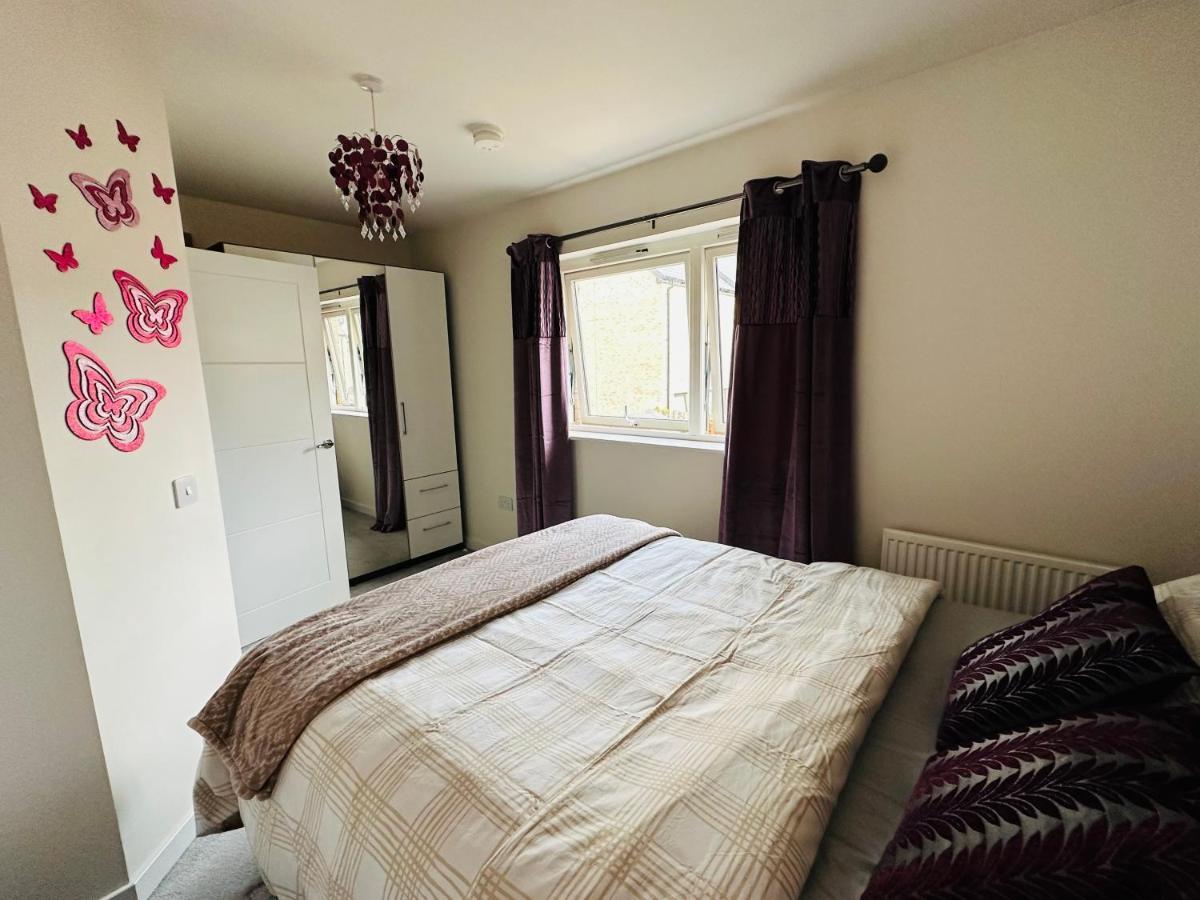 Modern 3 Bed Villa With Free Parking And Garden Close To City Center And Edinburgh Airport Экстерьер фото