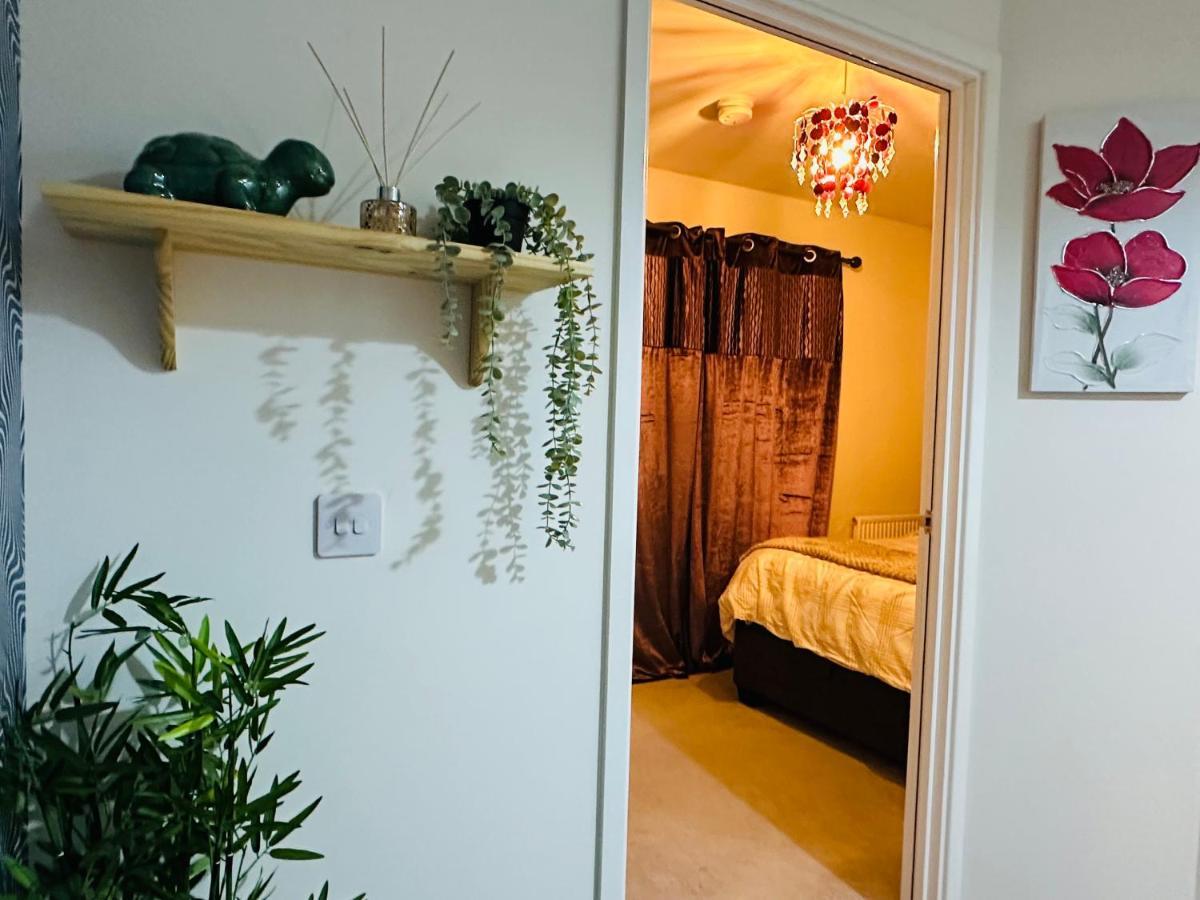 Modern 3 Bed Villa With Free Parking And Garden Close To City Center And Edinburgh Airport Экстерьер фото