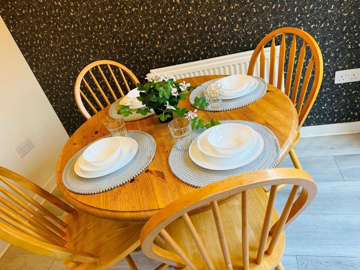 Modern 3 Bed Villa With Free Parking And Garden Close To City Center And Edinburgh Airport Экстерьер фото