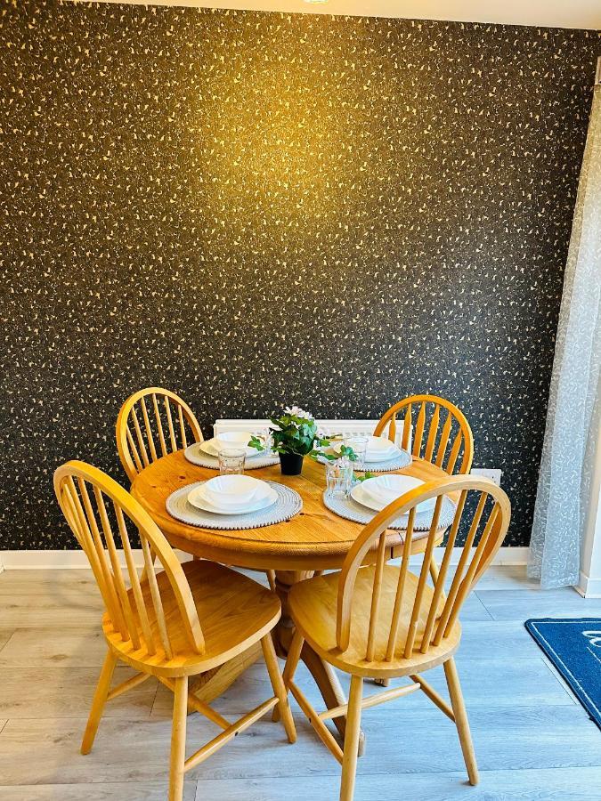Modern 3 Bed Villa With Free Parking And Garden Close To City Center And Edinburgh Airport Экстерьер фото