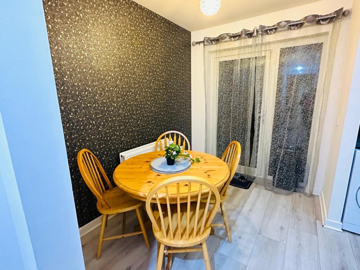 Modern 3 Bed Villa With Free Parking And Garden Close To City Center And Edinburgh Airport Экстерьер фото